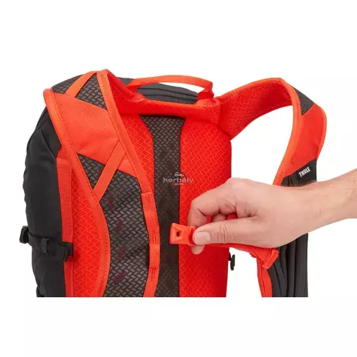 Thule Alltrail 3203739 túrahátizsák 15L, fekete/narancssárga