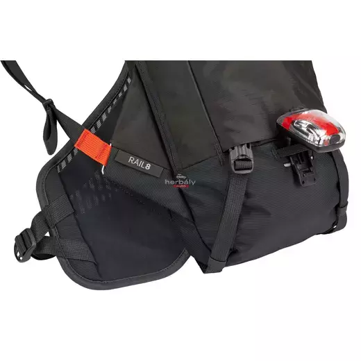 Thule Rail Bike H2O 3203795 kerékpáros technikai hátizsák 8L, fekete
