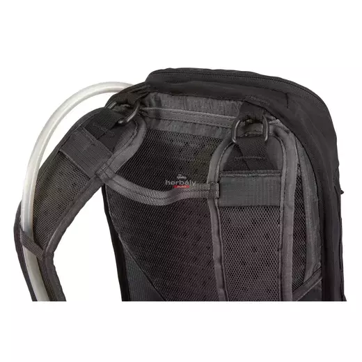 Thule UpTake Bike H2O 3203804 kerékpáros technikai hátizsák 8L, fekete