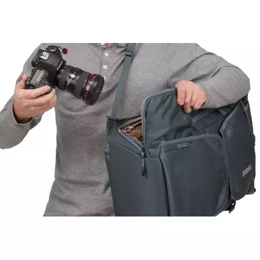 Thule Covert DSLR Rolltop 3203909 fotós hátizsák, Szürke