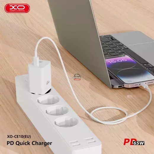 XO GaN hálózati töltő adapter Type-C bemenettel - 65W - XO CE10 PD3.0 + QC3.0 Car Charger - fehér