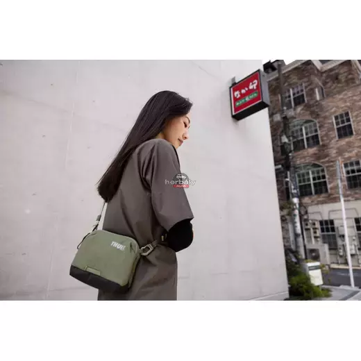 Thule Paramount CrossBody 2L 3205006, zöld Thule Paramount CrossBody 2L 3205006, zöld