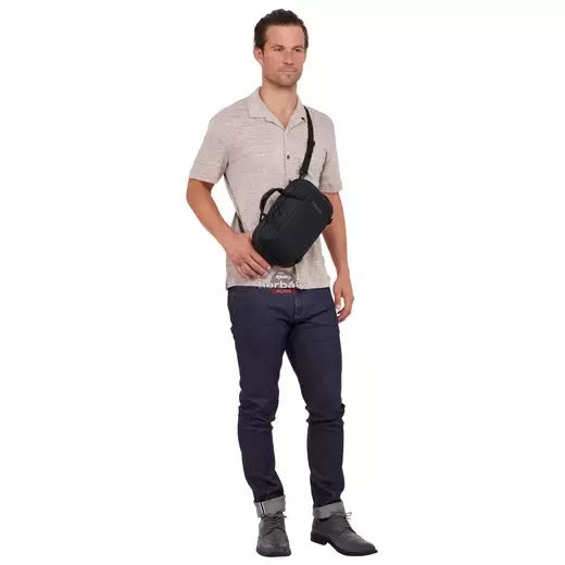 Thule Subterra 2, 3205035 Válltáska 5L, fekete