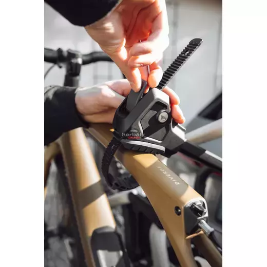 Thule EasyFold 3 9441 2-es E-bike ready kerékpártartó vonóhorogra, fekete Thule EasyFold 3 9441 2-es E-bike ready kerékpártartó vonóhorogra, fekete