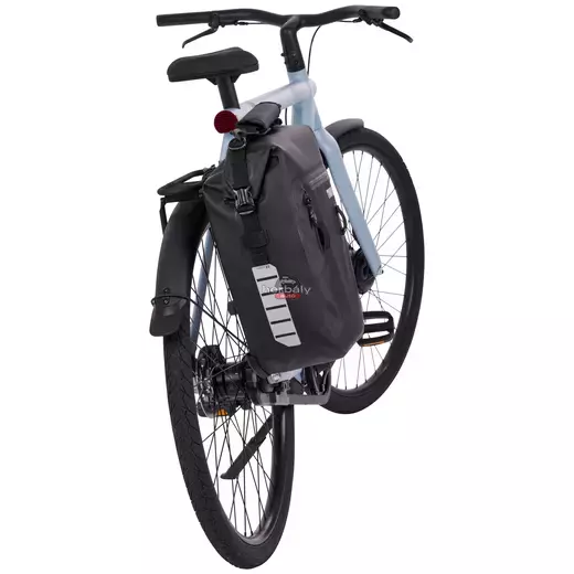 Thule Shield 3204916 kerékpáros táska 22L, fekete