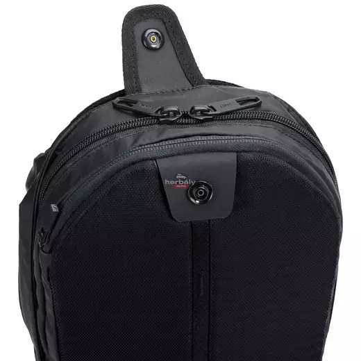 Thule Tact 3205291 Válltáska 8L, fekete