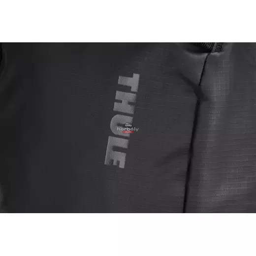 Thule Tact 3205291 Válltáska 8L, fekete