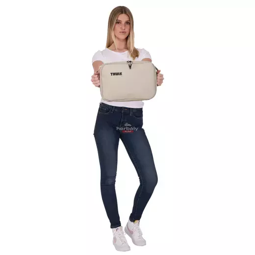 Thule Chasm 3205218 medium gear cube, soft sand Thule Chasm 3205218 medium gear cube, soft sand